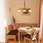 Cafe Wastelbauerhof - Urlaub Auf Dem Bauernhof Agroturismo Bernau am Chiemsee