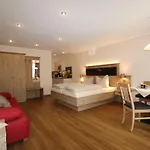 Wastelbauerhof مزرعة للإقامة *