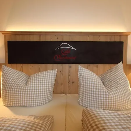 Cafe Wastelbauerhof - Urlaub Auf Dem Bauernhof Farm stay Bernau am Chiemsee