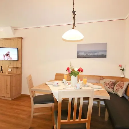 Cafe Wastelbauerhof - Urlaub Auf Dem Bauernhof Farm stay Bernau am Chiemsee